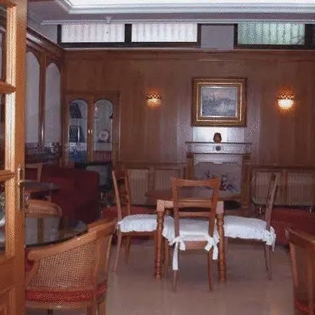 Le Petit * سلامنكا