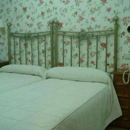 Le Petit فندق سلامنكا