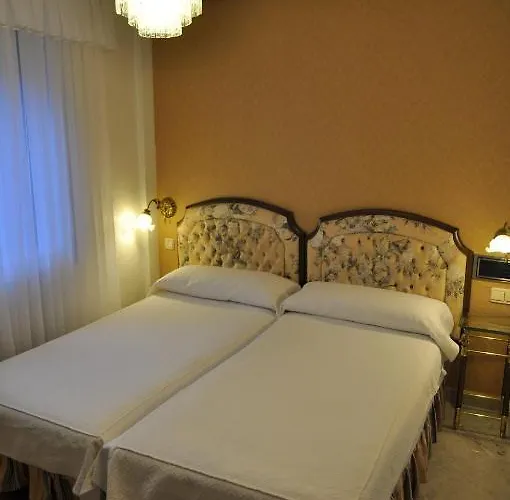 Le Petit Szálloda Salamanca